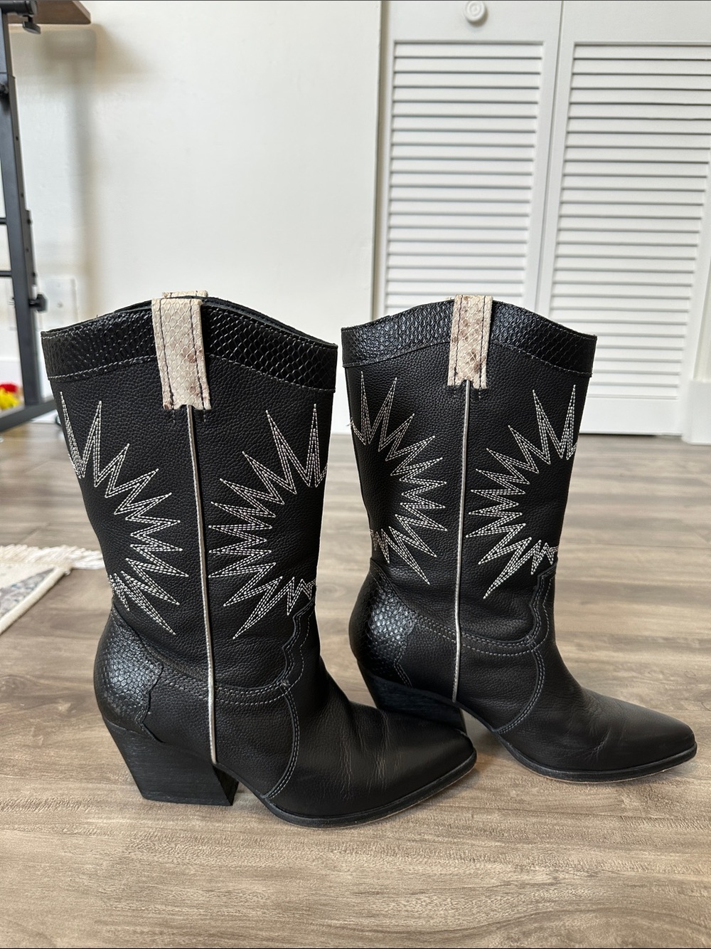 Dolce Vita Black Western Heeled Boots with White Stitching